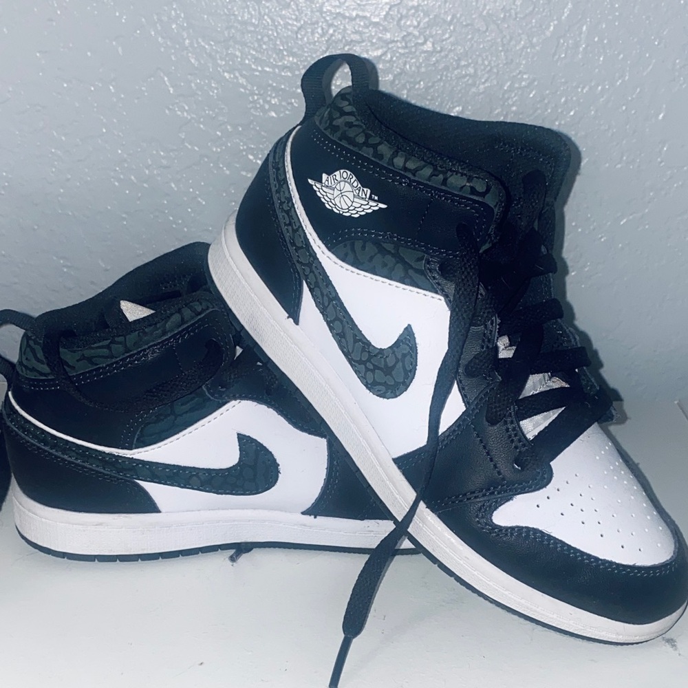 Nike Kids Black Sneakers